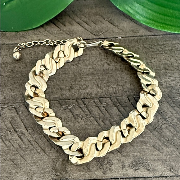 Jewelry - Gold Chain Necklace